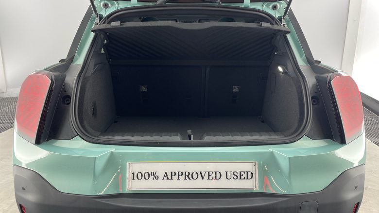 MINI Aceman 135kW E Classic 43kWh 5dr Auto Electric Hatchback